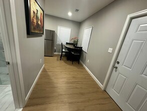 2608 Village Ln in Silver Spring, MD - Foto de edificio - Building Photo