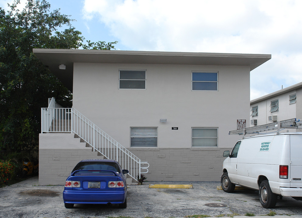 Apartamentos Diego in Miami, FL - Building Photo