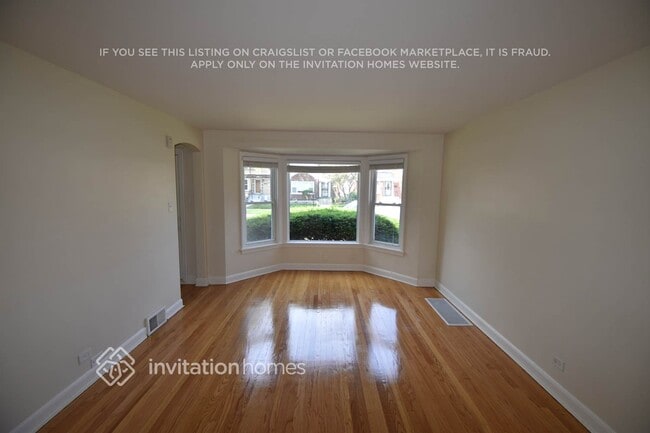 8035 S Richmond St in Chicago, IL - Foto de edificio - Building Photo