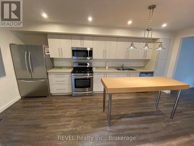 property at 5815 Swayze Dr