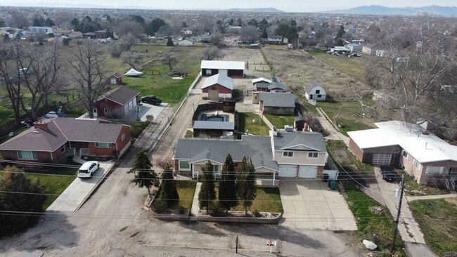 5859 S 3500 W in Roy, UT - Building Photo - Building Photo