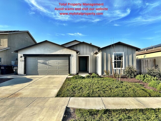 property at 1032 E Loyola Ave