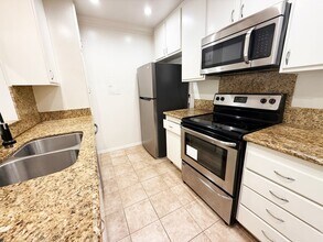 5460 White Oak Ave in Los Angeles, CA - Building Photo - Building Photo