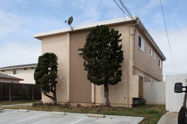 764-766 11th St in Imperial Beach, CA - Building Photo - Building Photo