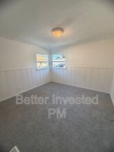 559 N Oak St in Ukiah, CA - Building Photo - Building Photo