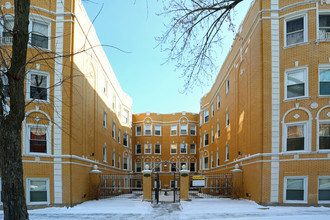 Golden Court Condominiums in Chicago, IL - Foto de edificio - Building Photo