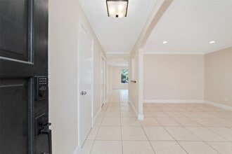 5643 Cheena Dr in Houston, TX - Building Photo - Building Photo