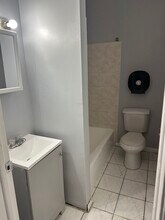 3348 W Van Buren St, Unit 1 in Chicago, IL - Foto de edificio - Building Photo