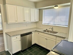 9911 Landry Blvd in Houston, TX - Building Photo - Building Photo