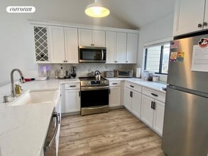 52 Fairway Pl in Montauk, NY - Building Photo - Building Photo