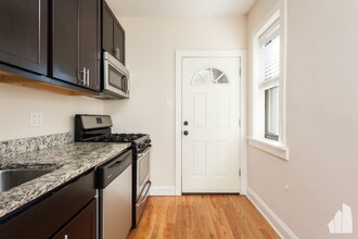 4040 N Ashland Ave, Unit 1BD in Chicago, IL - Building Photo - Building Photo