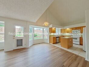 7150 Grand Prairie Dr in Colorado Springs, CO - Building Photo - Building Photo