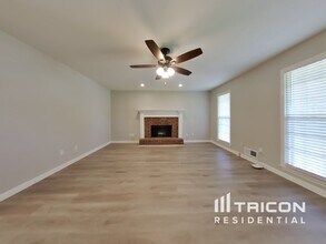 579 Stratford Dr in Douglasville, GA - Building Photo - Building Photo