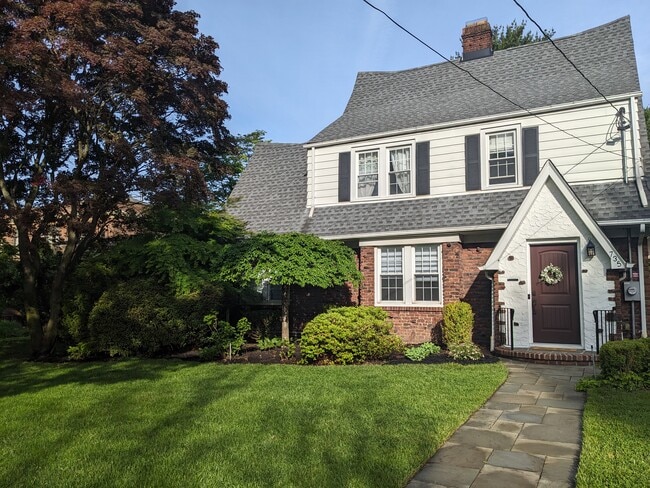 property at 735 Summit Ave