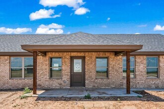 11015 N County Rd 2800 in Lubbock, TX - Building Photo - Building Photo