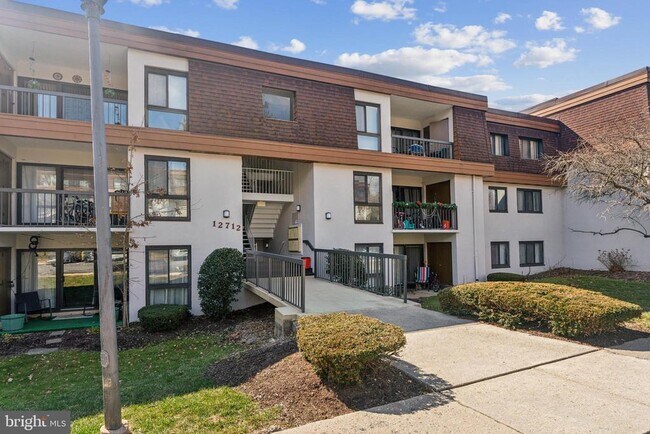12712 Veirs Mill Rd-Unit -302 in Rockville, MD - Building Photo - Building Photo