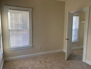 702 Grove Ave, Unit 702 in Petersburg, VA - Building Photo - Building Photo