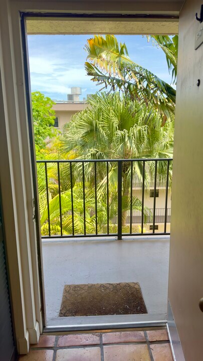 13000 SW 92nd Ave, Unit Briarwinds in Miami, FL - Building Photo