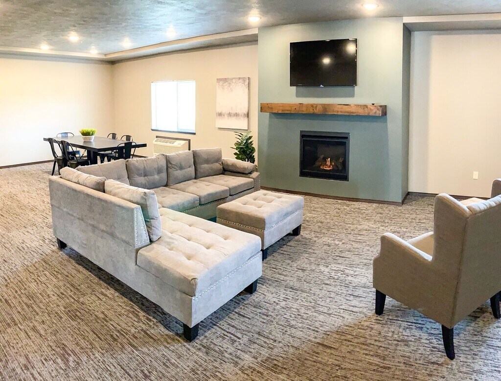 Windcrest Village Apartments & Townhomes Spencer, IA Apartments