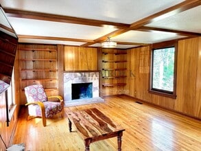 2400 Lindsey Hollow Rd in Waco, TX - Building Photo - Building Photo