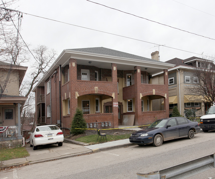 2723 Broadway Ave in Pittsburgh, PA - Building Photo