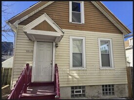 2853 N Booth St in Milwaukee, WI - Building Photo
