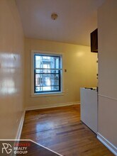 1202 W Wellington Ave, Unit 1 in Chicago, IL - Building Photo - Building Photo