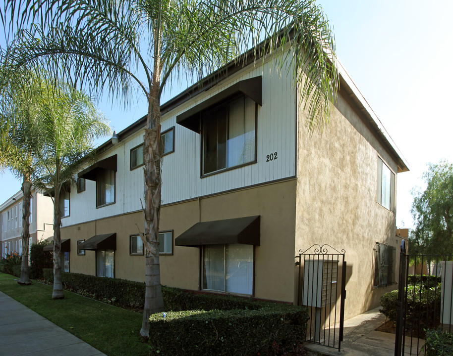 202 W Hoover Ave in Orange, CA - Foto de edificio