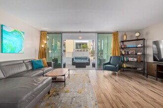 6502 N Central Ave, Unit B103 in Phoenix, AZ - Foto de edificio - Building Photo