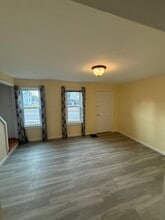 56 House St in Glastonbury, CT - Building Photo - Building Photo