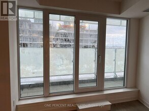 3900 Confederation Pkwy in Mississauga, ON - Building Photo - Building Photo