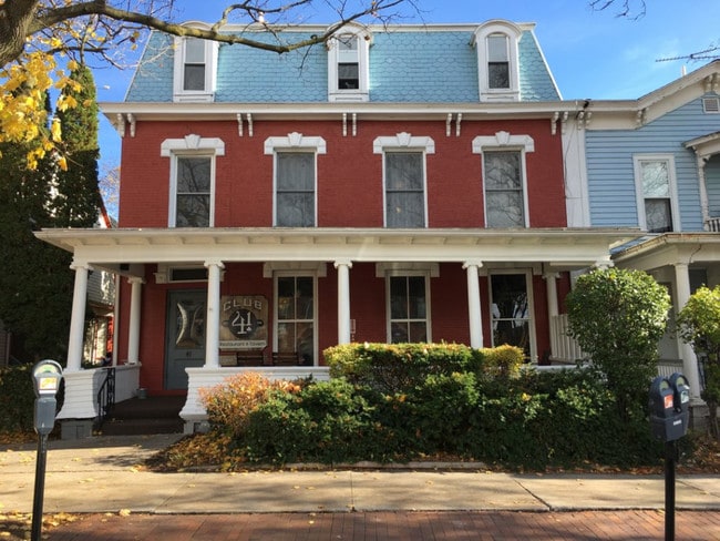 41 Main St, Unit #2 - Second Floor