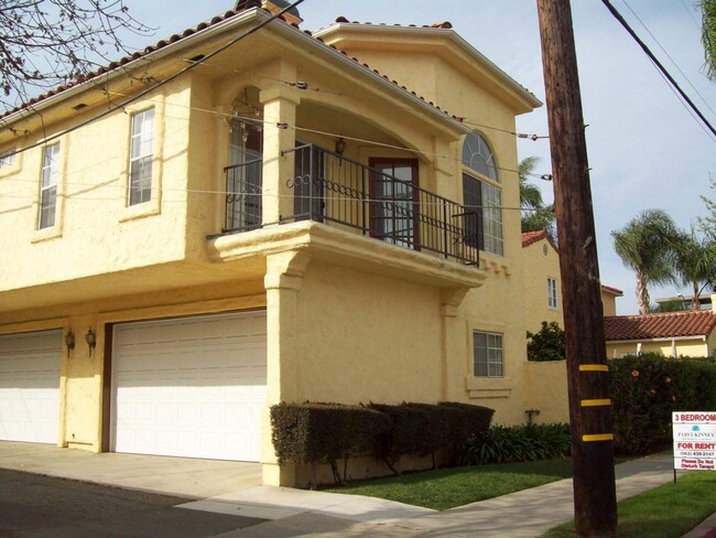 4920 E 3rd St in Long Beach, CA - Building Photo - Building Photo