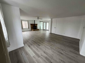 5513 Monument Point Rd in Egg Harbor, WI - Foto de edificio - Building Photo