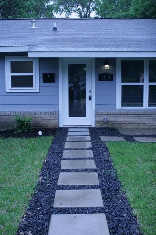 property at 1413 Broadmoor Dr