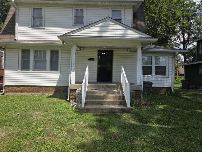 property at 3711 N Gladstone Ave