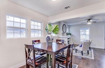 2832 Avenue I in Fort Worth, TX - Foto de edificio - Building Photo