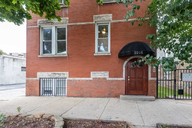 property at 2215 W Wellington Ave