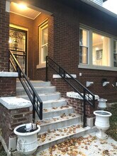 4858 W Concord Pl in Chicago, IL - Foto de edificio - Building Photo