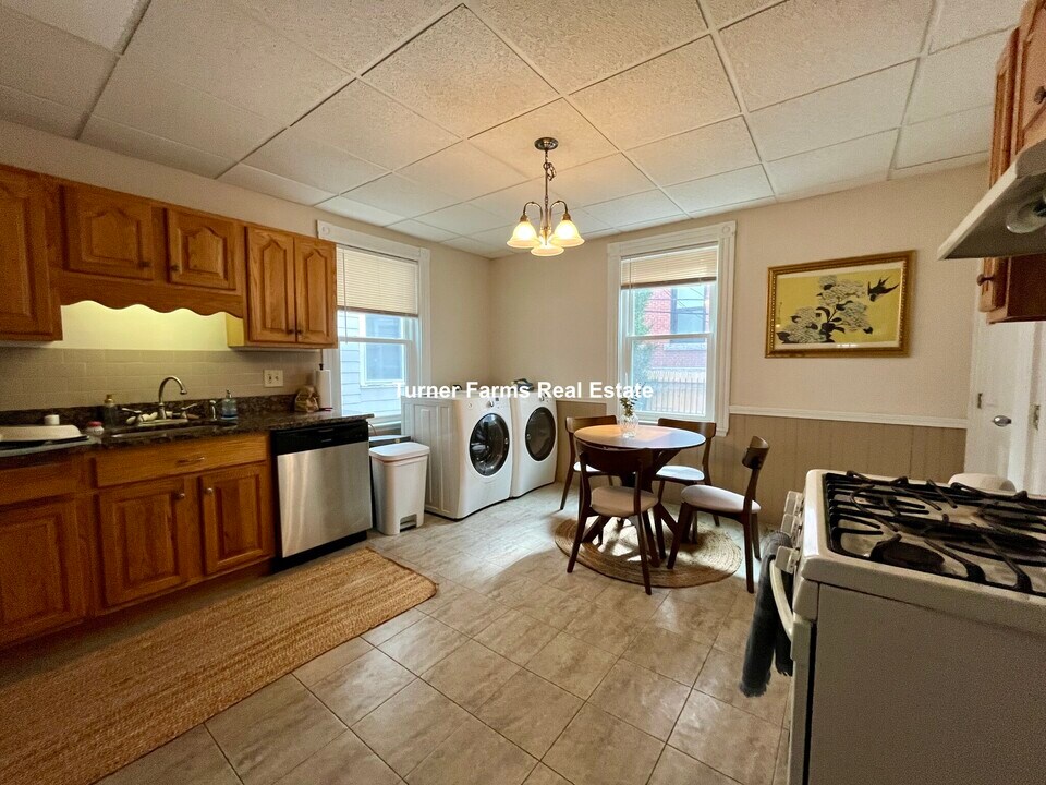 65 Roseclair St, Unit 1 in Boston, MA - Building Photo