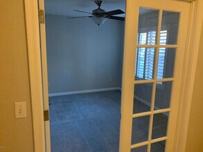 21842 N 40th Pl in Phoenix, AZ - Building Photo - Building Photo