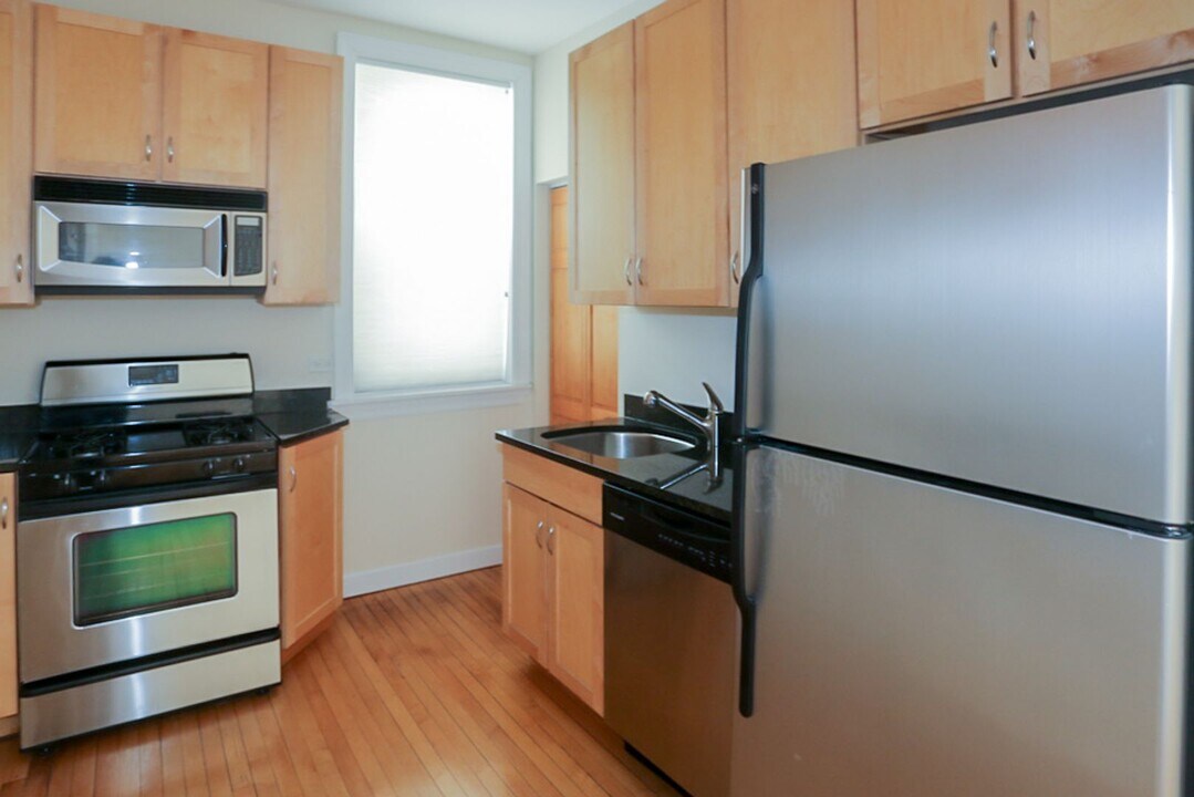 1944 W Leland Ave, Unit 1946-2 in Chicago, IL - Building Photo