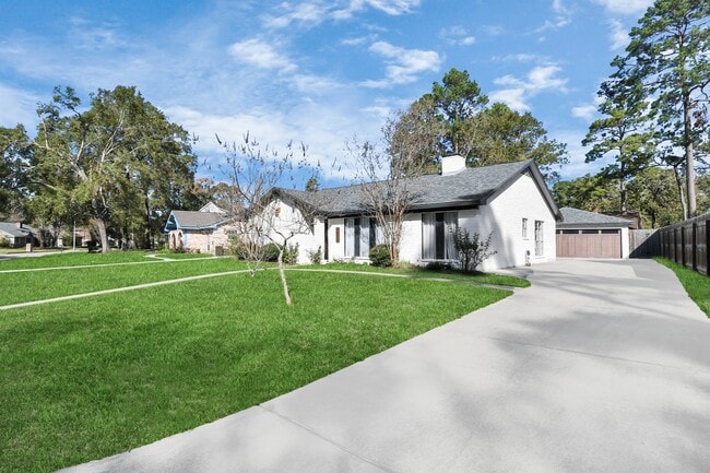 1971 Round Spring Dr in Humble, TX - Building Photo - Building Photo