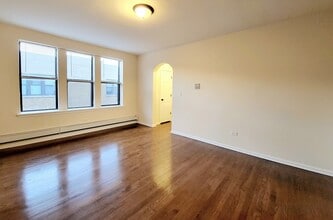 3215 W Diversey Ave in Chicago, IL - Building Photo - Building Photo