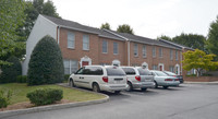 Andrew Alan Court Apartments in Roanoke, VA - Building Photo - Building Photo