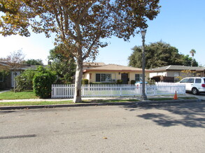 747 N Philadelphia St in Anaheim, CA - Building Photo - Building Photo