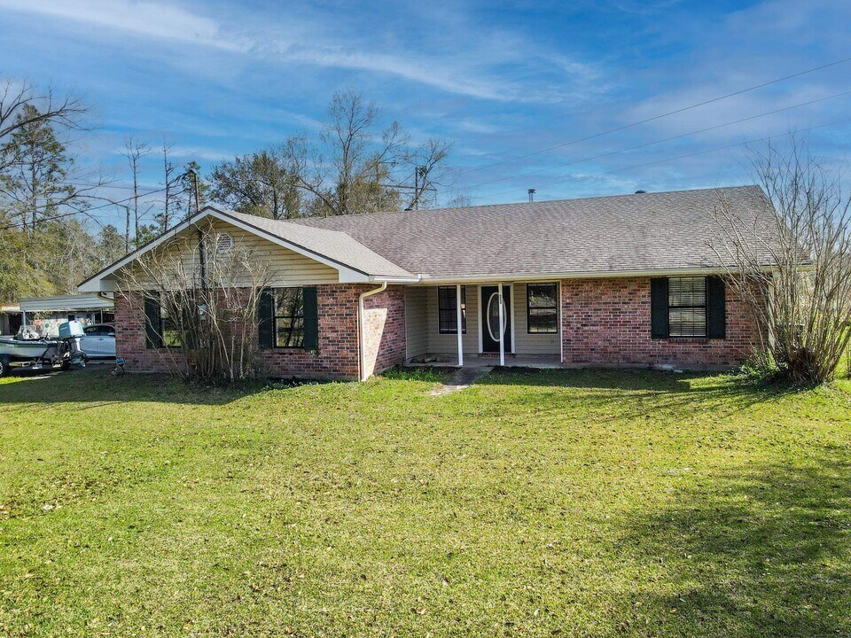 497 High Hope Rd in Sulphur, LA - Building Photo