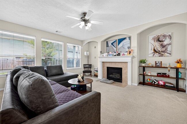 34 S Burberry Park Cir in Spring, TX - Foto de edificio - Building Photo