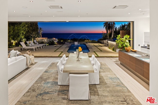 32802 Pacific Coast Hwy in Malibu, CA - Building Photo - Building Photo