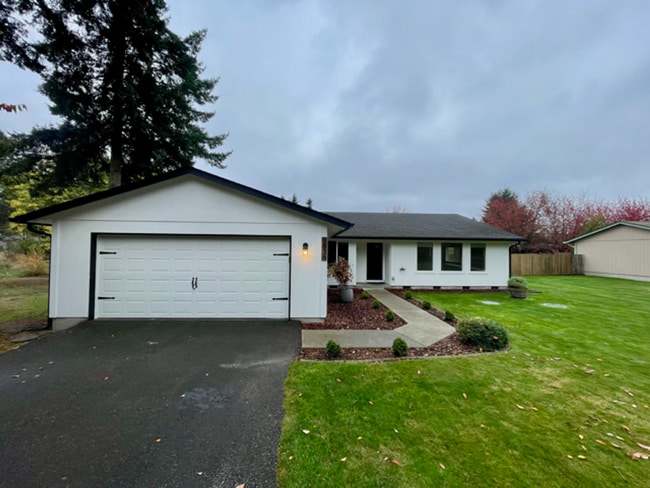 9836 179th Way SW in Rochester, WA - Building Photo - Building Photo